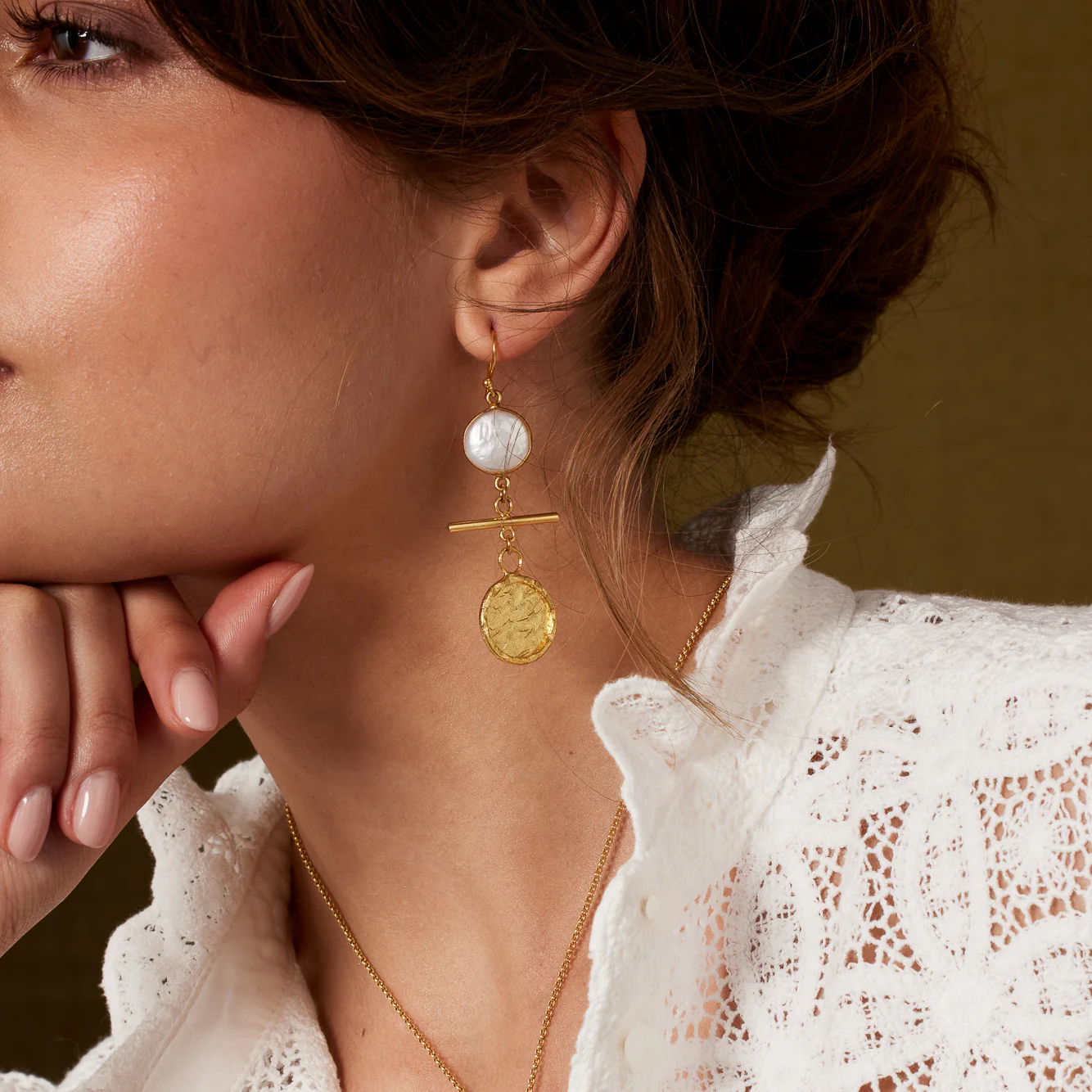 Juliette Pearl and Gold T-bar Earrings - Image 3