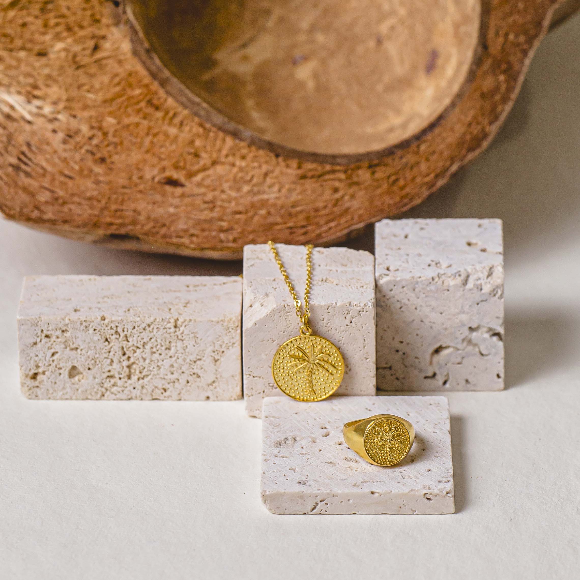 Maui Gold Palm Tree Signet Ring - Image 4