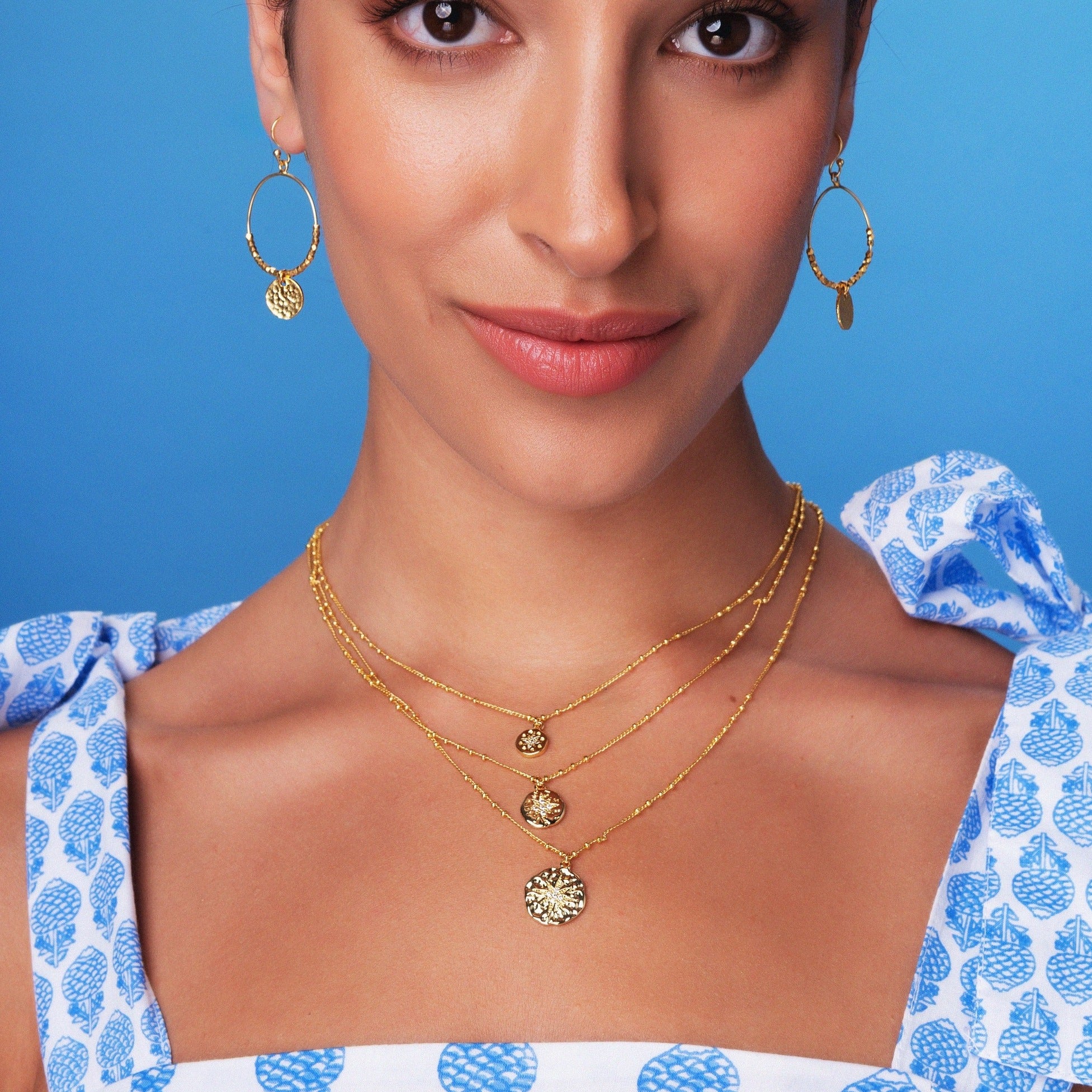 Roma Gold Coin Layer Necklace - Image 3